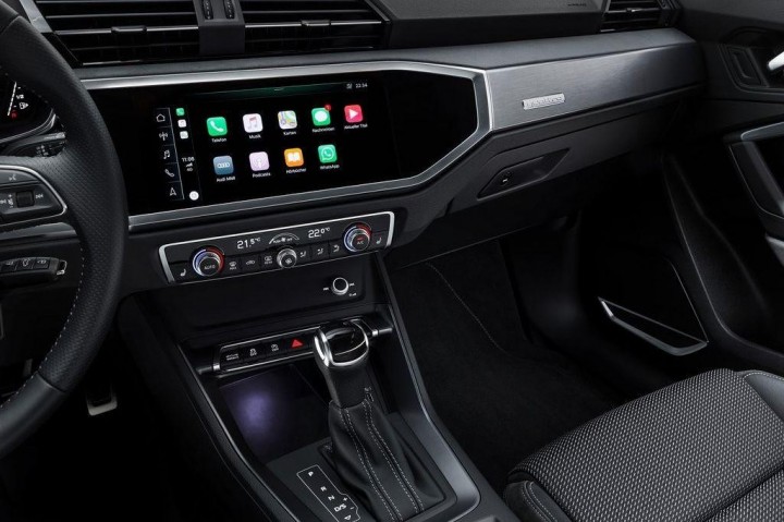 Audi Q3 Automatic interior